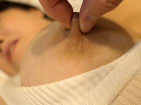 母淫　熟れたデカ乳の隆起したデカ乳首吸いたくない？　サンプル画像02